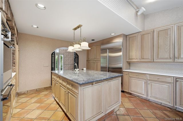 120 Dartmouth Road, Massapequa, NY 11758