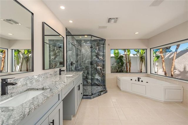 2330 Queens WAY, Naples, FL 34112