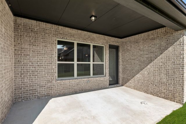 707 Brazos Drive, Van Alstyne, TX 75495