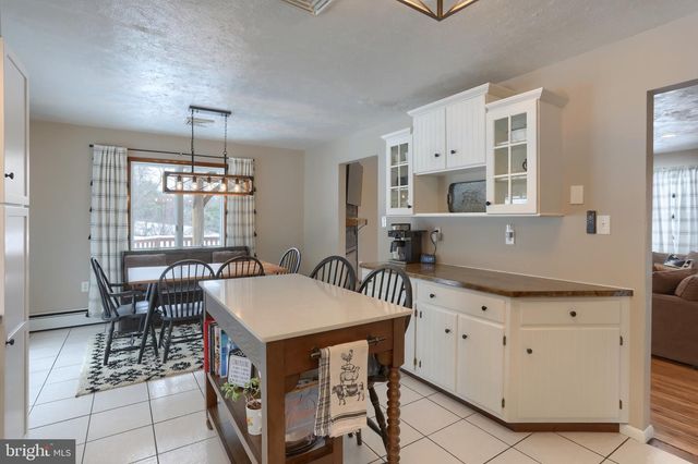 121 MIMOSA LN, Leesport, PA 19533