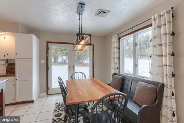 121 MIMOSA LN, Leesport, PA 19533