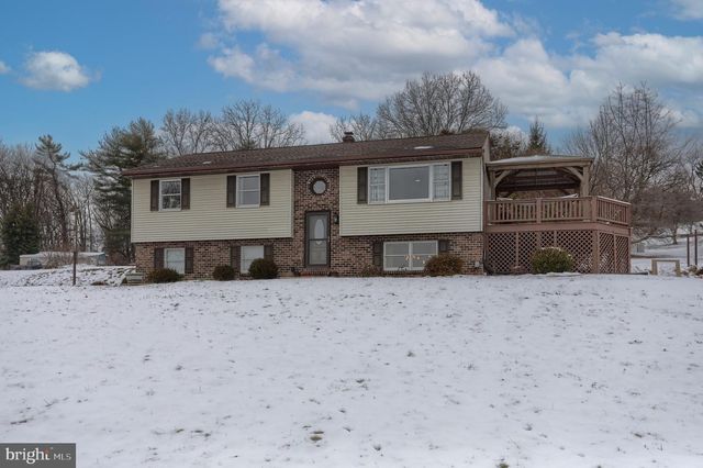121 MIMOSA LN, Leesport, PA 19533