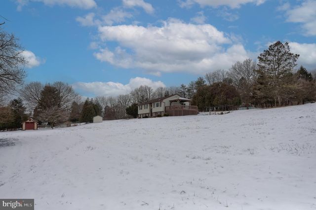 121 MIMOSA LN, Leesport, PA 19533