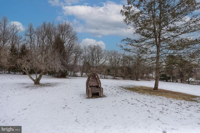 121 MIMOSA LN, Leesport, PA 19533