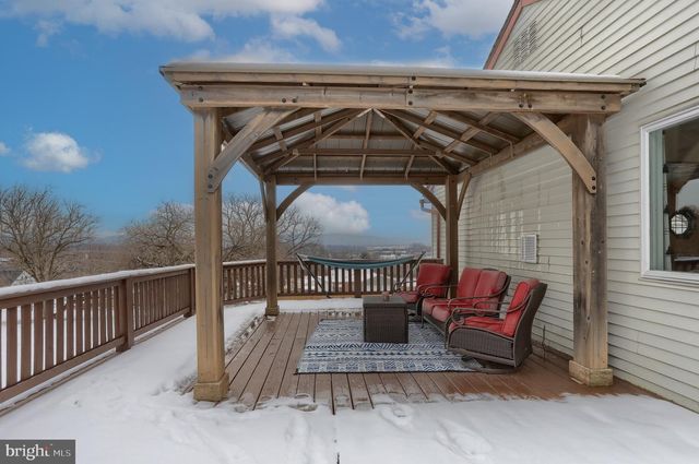 121 MIMOSA LN, Leesport, PA 19533