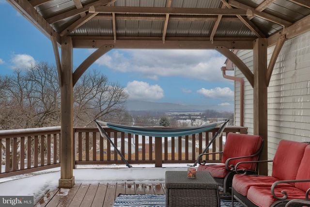 121 MIMOSA LN, Leesport, PA 19533