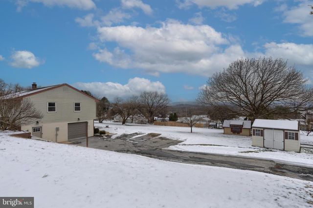 121 MIMOSA LN, Leesport, PA 19533