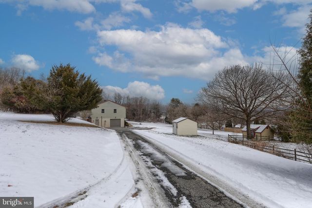 121 MIMOSA LN, Leesport, PA 19533