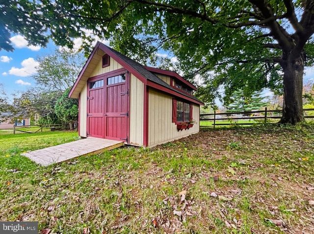 121 MIMOSA LN, Leesport, PA 19533