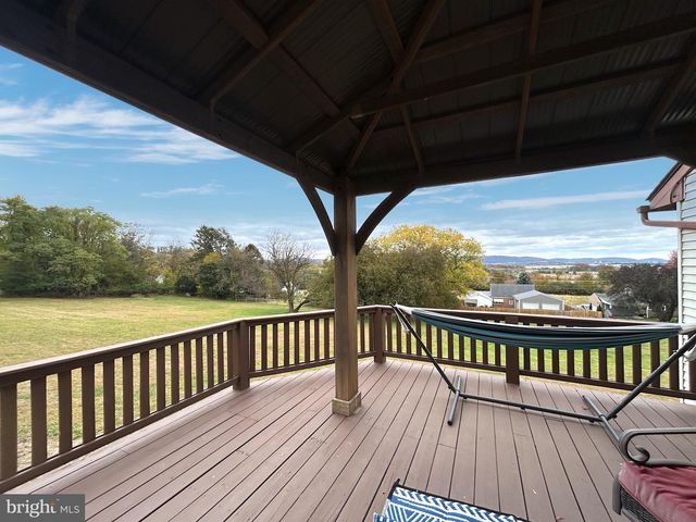 121 MIMOSA LN, Leesport, PA 19533