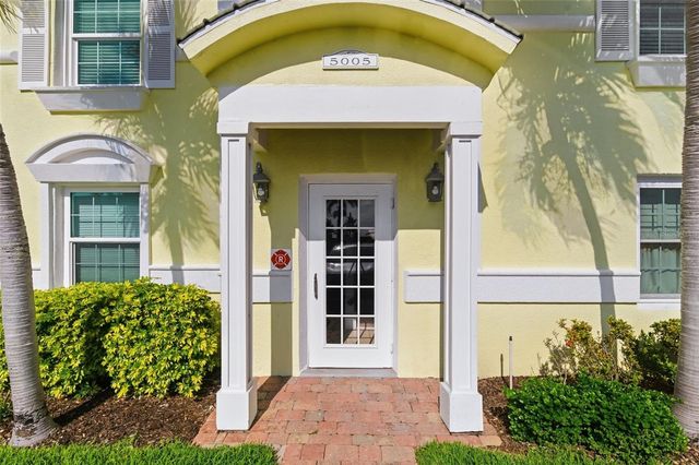 5005 COQUINA KEY DRIVE SE E, St Petersburg, FL 33705