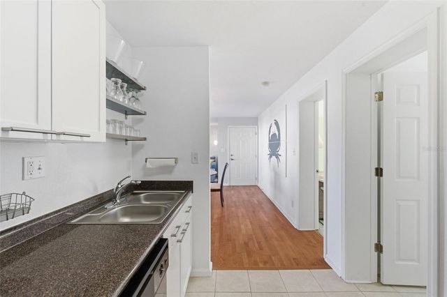 5005 COQUINA KEY DRIVE SE E, St Petersburg, FL 33705