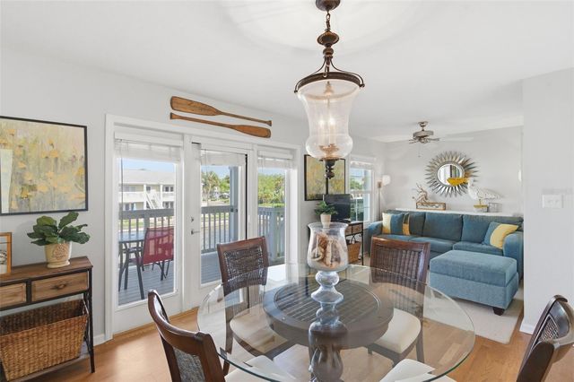 5005 COQUINA KEY DRIVE SE E, St Petersburg, FL 33705