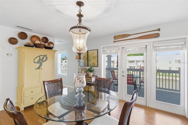 5005 COQUINA KEY DRIVE SE E, St Petersburg, FL 33705