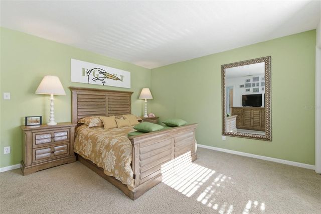 5005 COQUINA KEY DRIVE SE E, St Petersburg, FL 33705