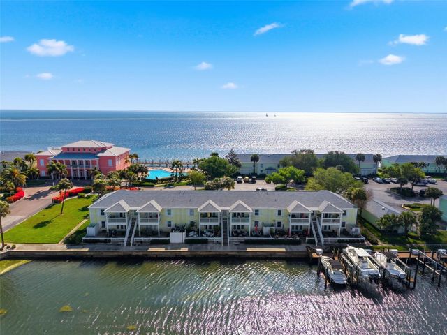 5005 COQUINA KEY DRIVE SE E, St Petersburg, FL 33705