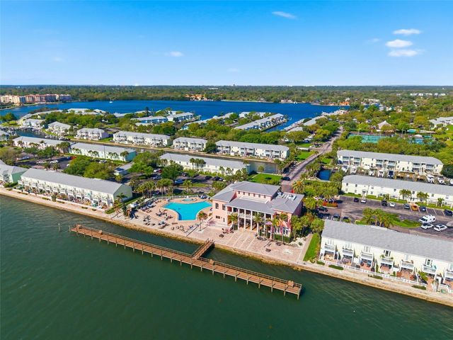 5005 COQUINA KEY DRIVE SE E, St Petersburg, FL 33705