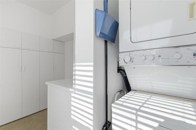 5005 COQUINA KEY DRIVE SE E, St Petersburg, FL 33705