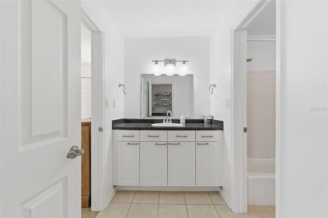 5005 COQUINA KEY DRIVE SE E, St Petersburg, FL 33705