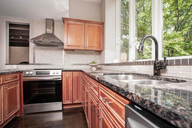 8136 Blind Brook Court, Columbus, OH 43235