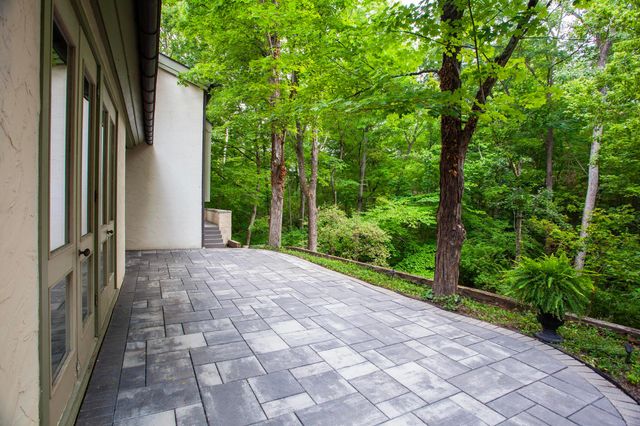 8136 Blind Brook Court, Columbus, OH 43235