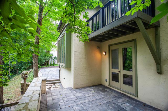 8136 Blind Brook Court, Columbus, OH 43235