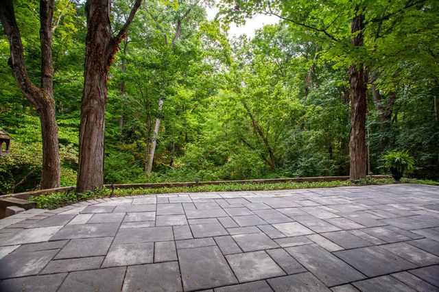8136 Blind Brook Court, Columbus, OH 43235