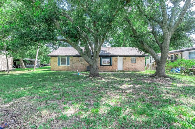 455 County Road 129b, Alvin, TX 77511