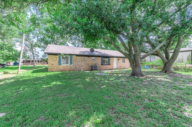 455 County Road 129b, Alvin, TX 77511