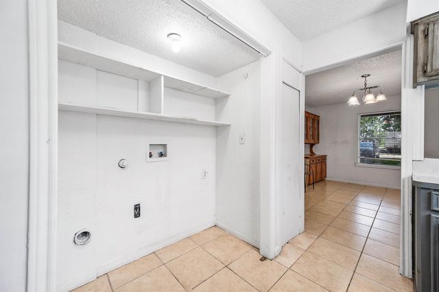 455 County Road 129b, Alvin, TX 77511