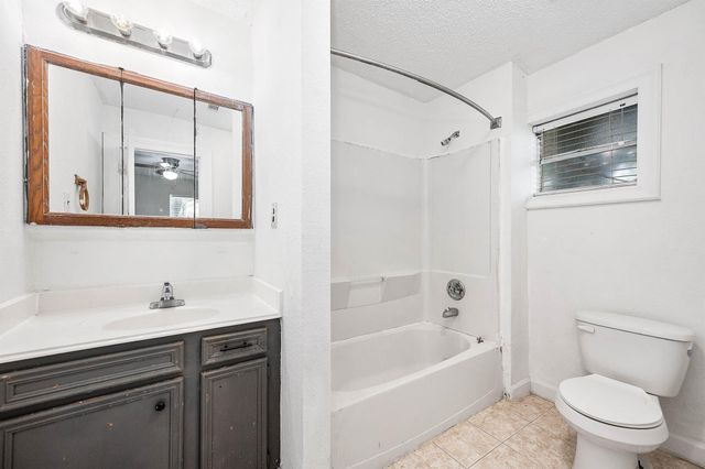 455 County Road 129b, Alvin, TX 77511