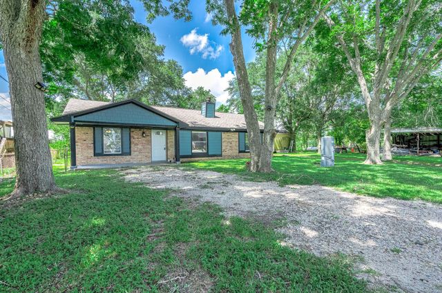 455 County Road 129b, Alvin, TX 77511