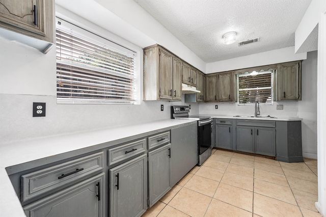 455 County Road 129b, Alvin, TX 77511