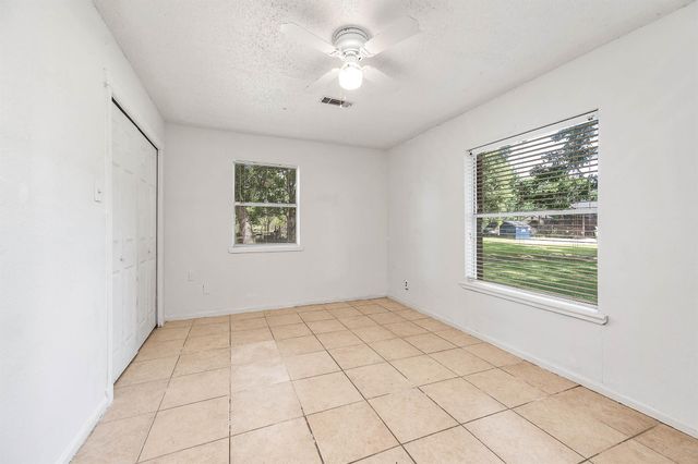 455 County Road 129b, Alvin, TX 77511