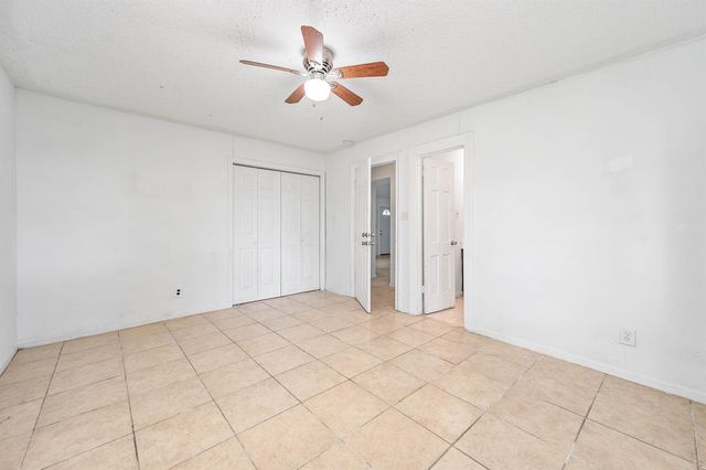 455 County Road 129b, Alvin, TX 77511