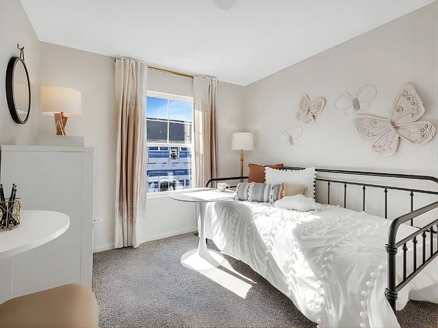 367 Bridgeview Court 367, St. Charles, IL 60174