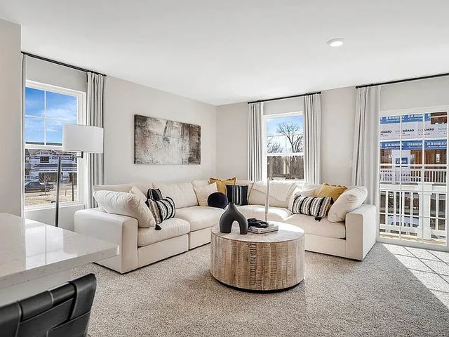 367 Bridgeview Court 367, St. Charles, IL 60174