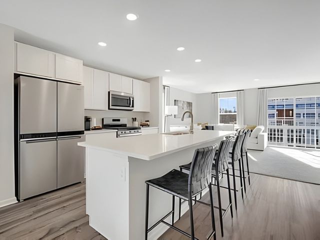 367 Bridgeview Court 367, St. Charles, IL 60174