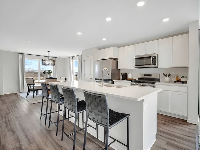 367 Bridgeview Court 367, St. Charles, IL 60174