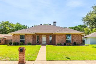 435 Bradshaw Street, Cedar Hill, TX 75104
