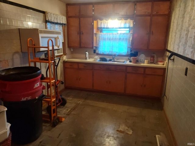 301 N STATE Street, Chandler, IN 47610