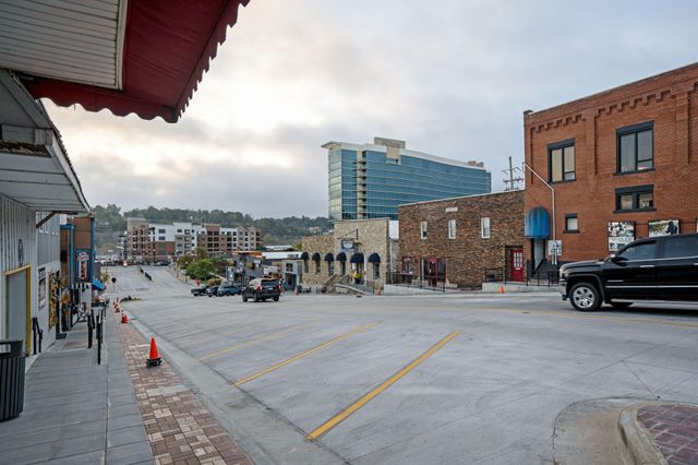 1154-1156 State Hwy 76, Branson, MO 65616