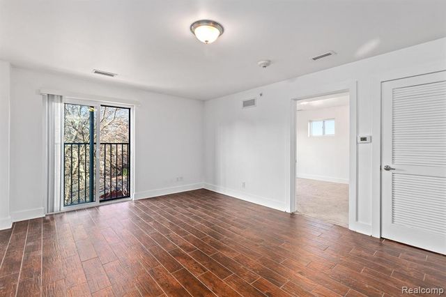 609 E Kirby Street 301, Detroit, MI 48202