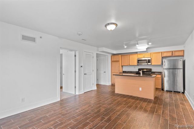 609 E Kirby Street 301, Detroit, MI 48202