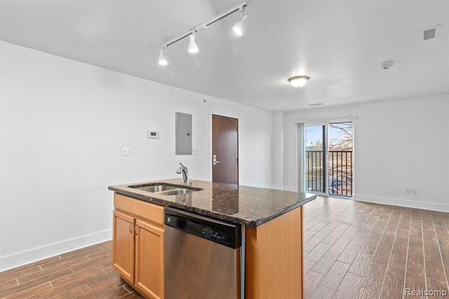 609 E Kirby Street 301, Detroit, MI 48202