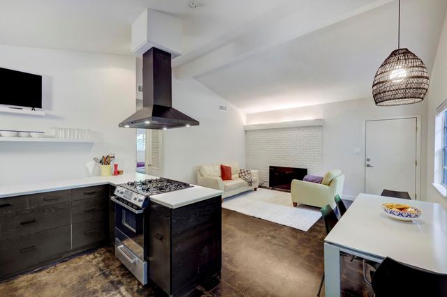 1908 Fairlawn LN, Austin, TX 78704