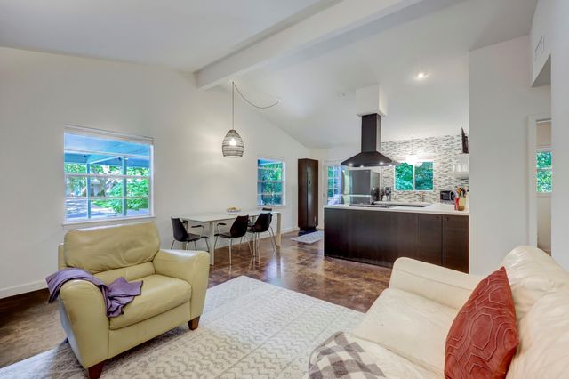 1908 Fairlawn LN, Austin, TX 78704
