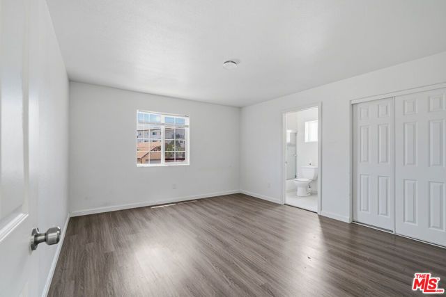 5370 Poplar Boulevard, Los Angeles, CA 90032