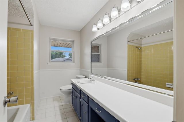 405 Meadow Lake Drive, Edmond, OK 73003