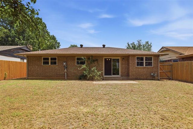 405 Meadow Lake Drive, Edmond, OK 73003